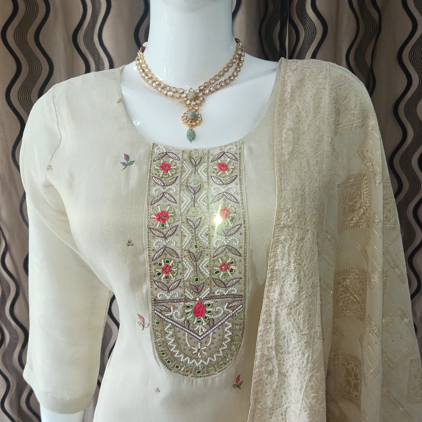 Straight Cut 3-Piece Suit with Dupatta and Sleeveless