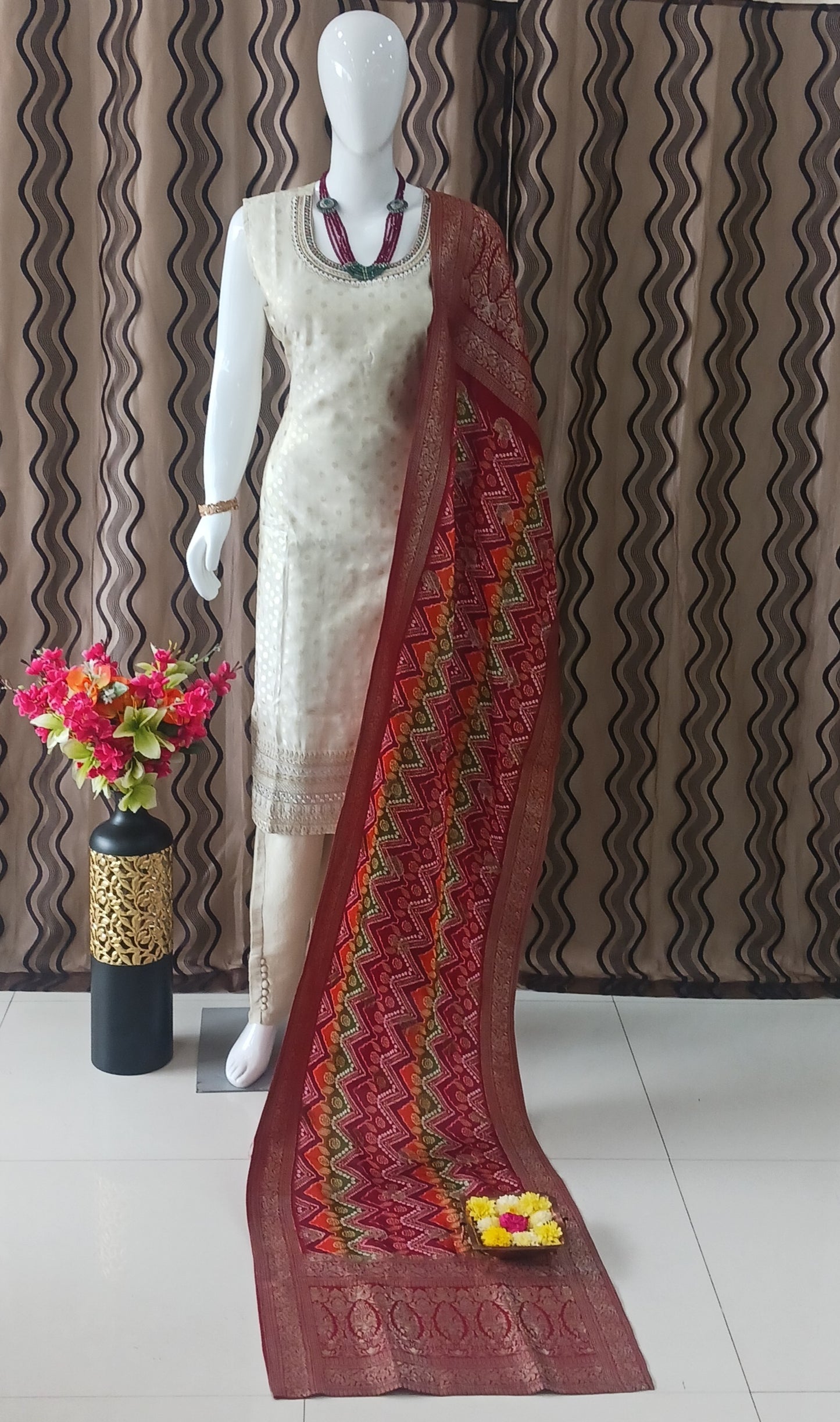 Straight Cut 3-Piece Suit with Dupatta and Detachable Sleeves