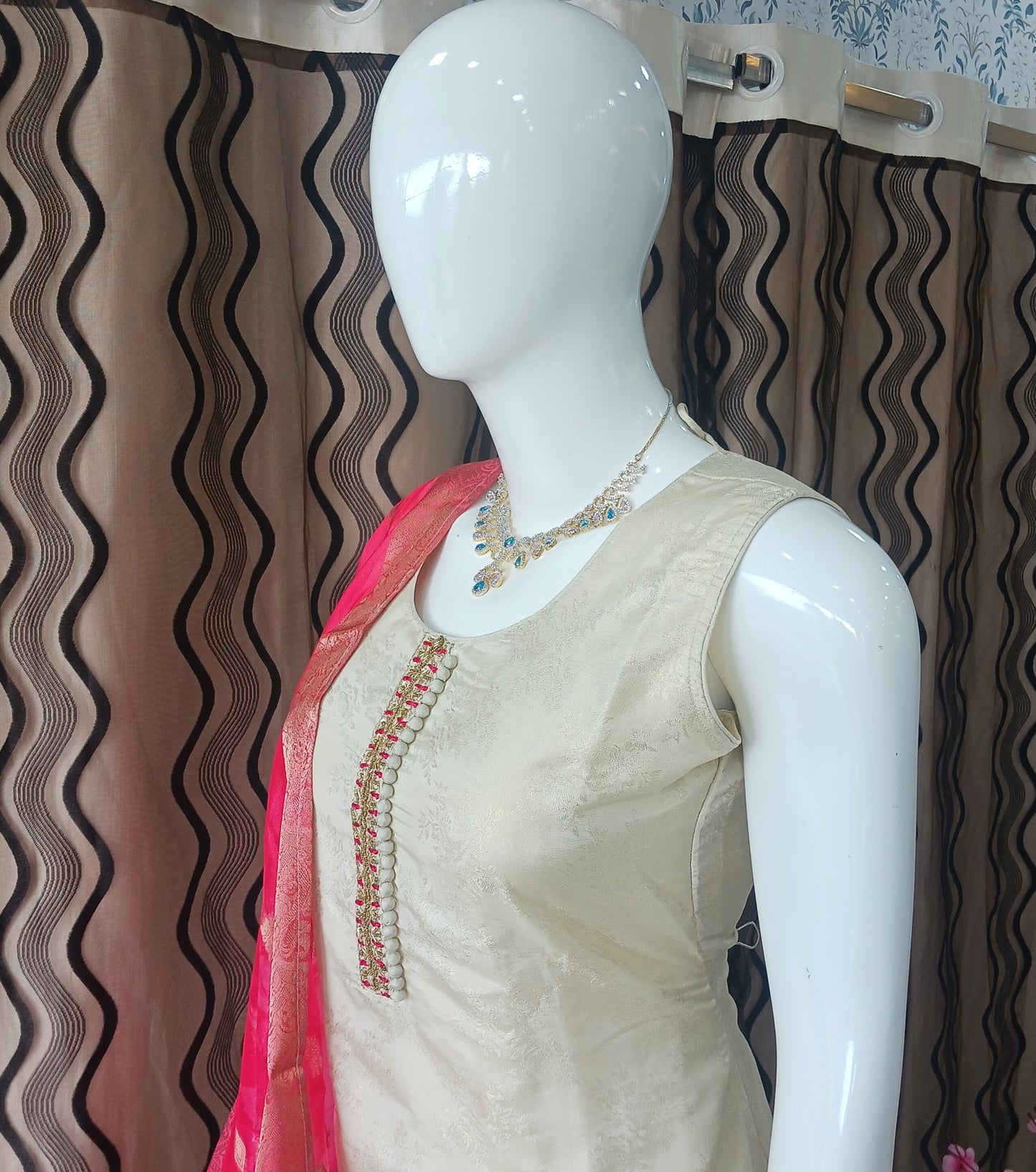 Straight Cut 3-Piece Suit with Organza Dupatta and Full Sleeves