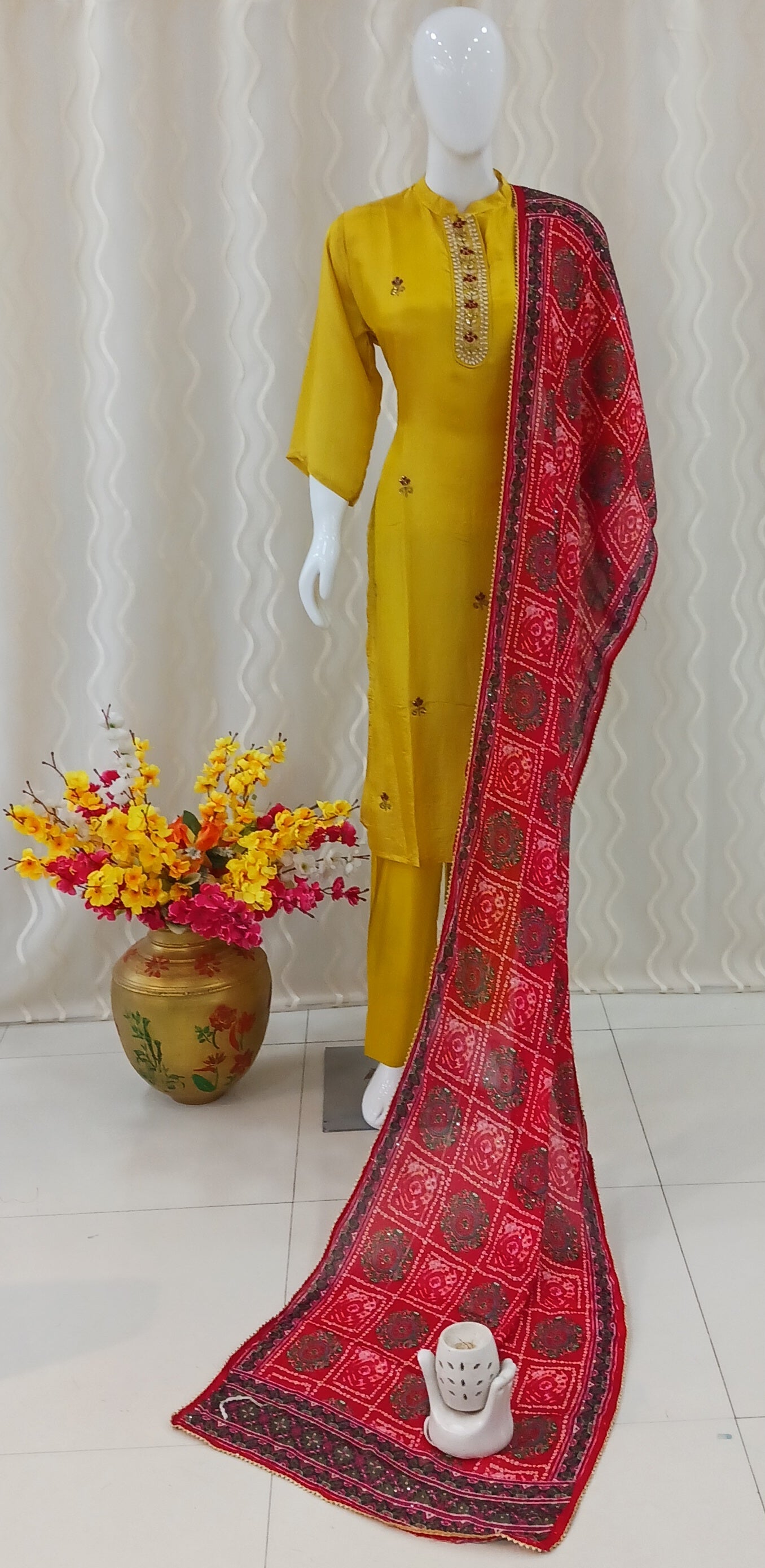 Straight Cut 3-Piece Suit with Bandhani Dupatta and Sleeveless