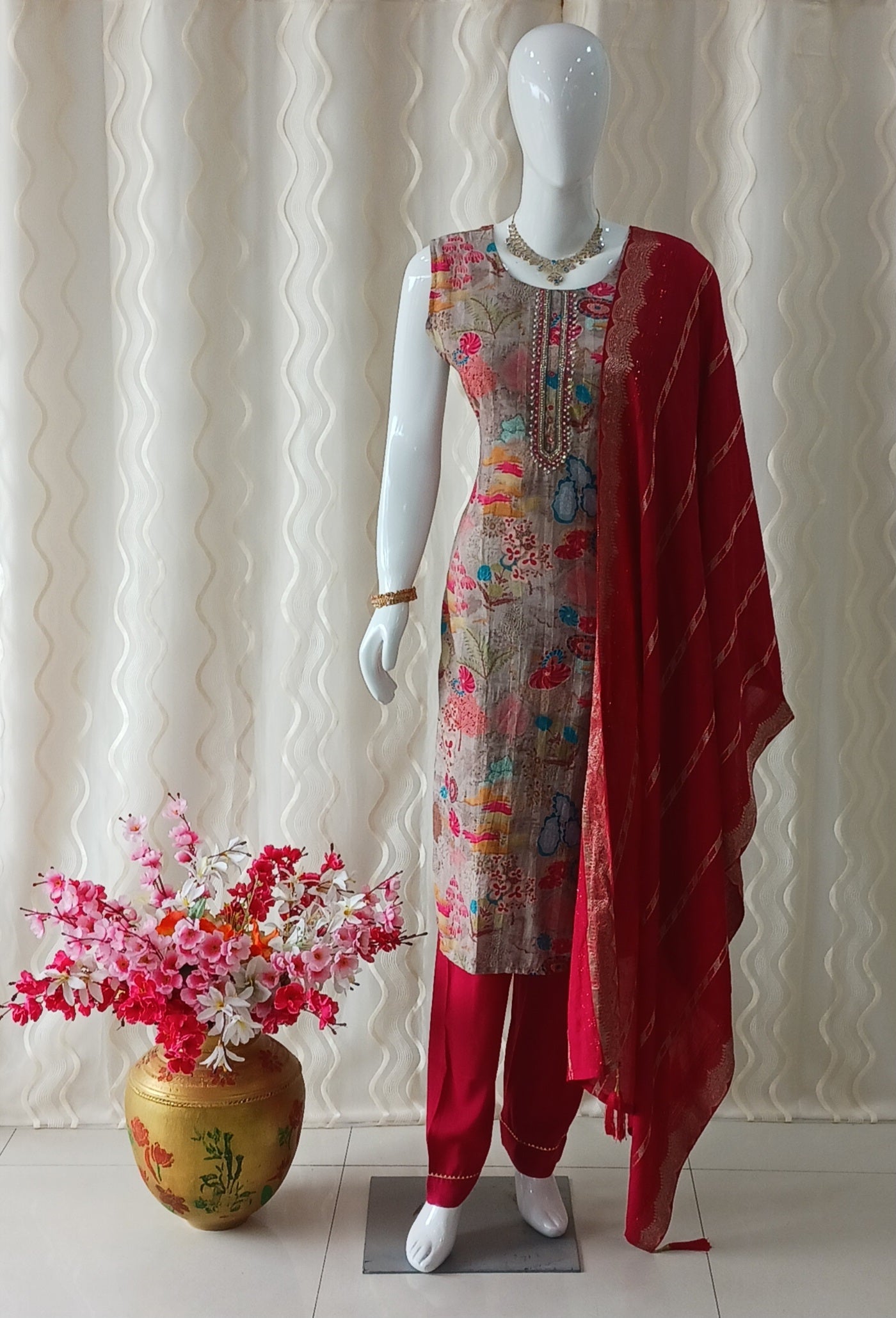 Pink Straight Cut 3-Piece Suit with Duppatta and Sleeveless with Attached Sleeves