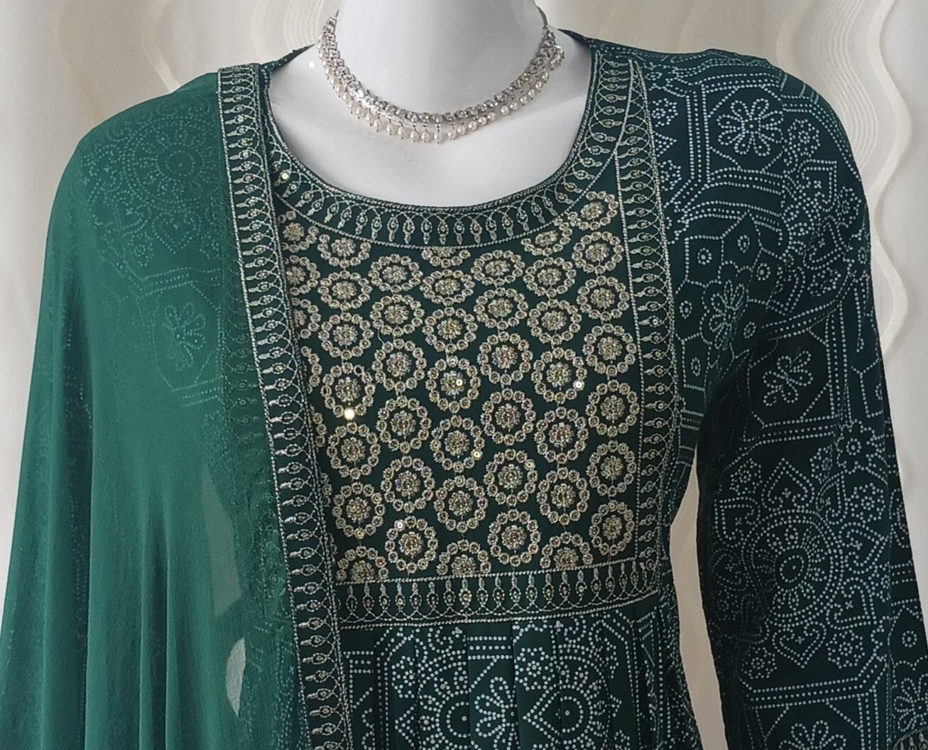 Dark Green Straight Cut 3 - Piece Suit with Dupatta and Sleeveless with Attached Sleeves