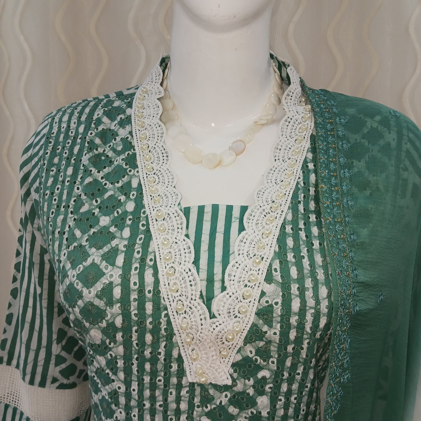 Straight Cut 3-Piece Suit with Dupatta and 3/4 Sleeves