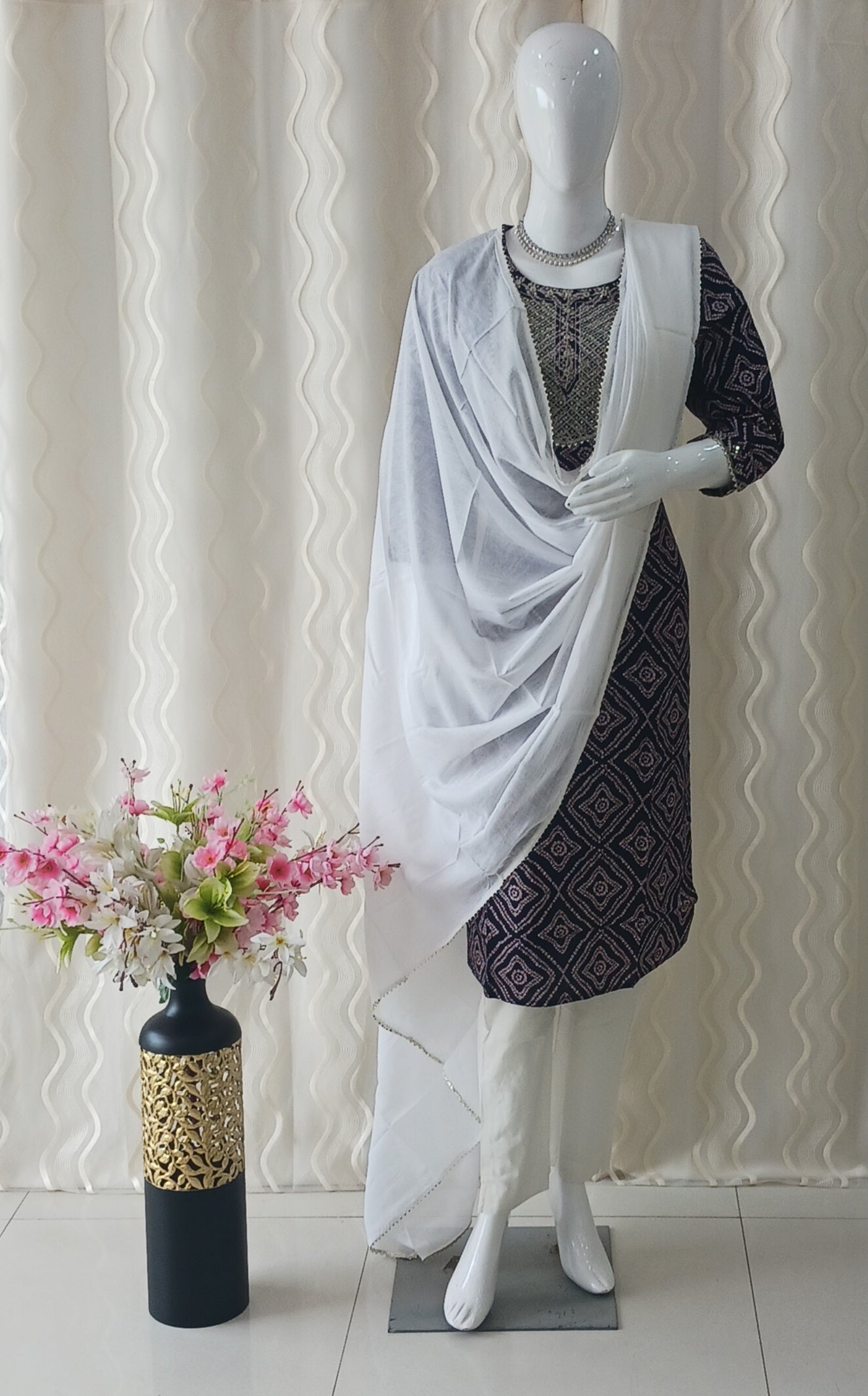 Straight Cut 3-Piece Suit with Dupatta and 3/4 Sleeves