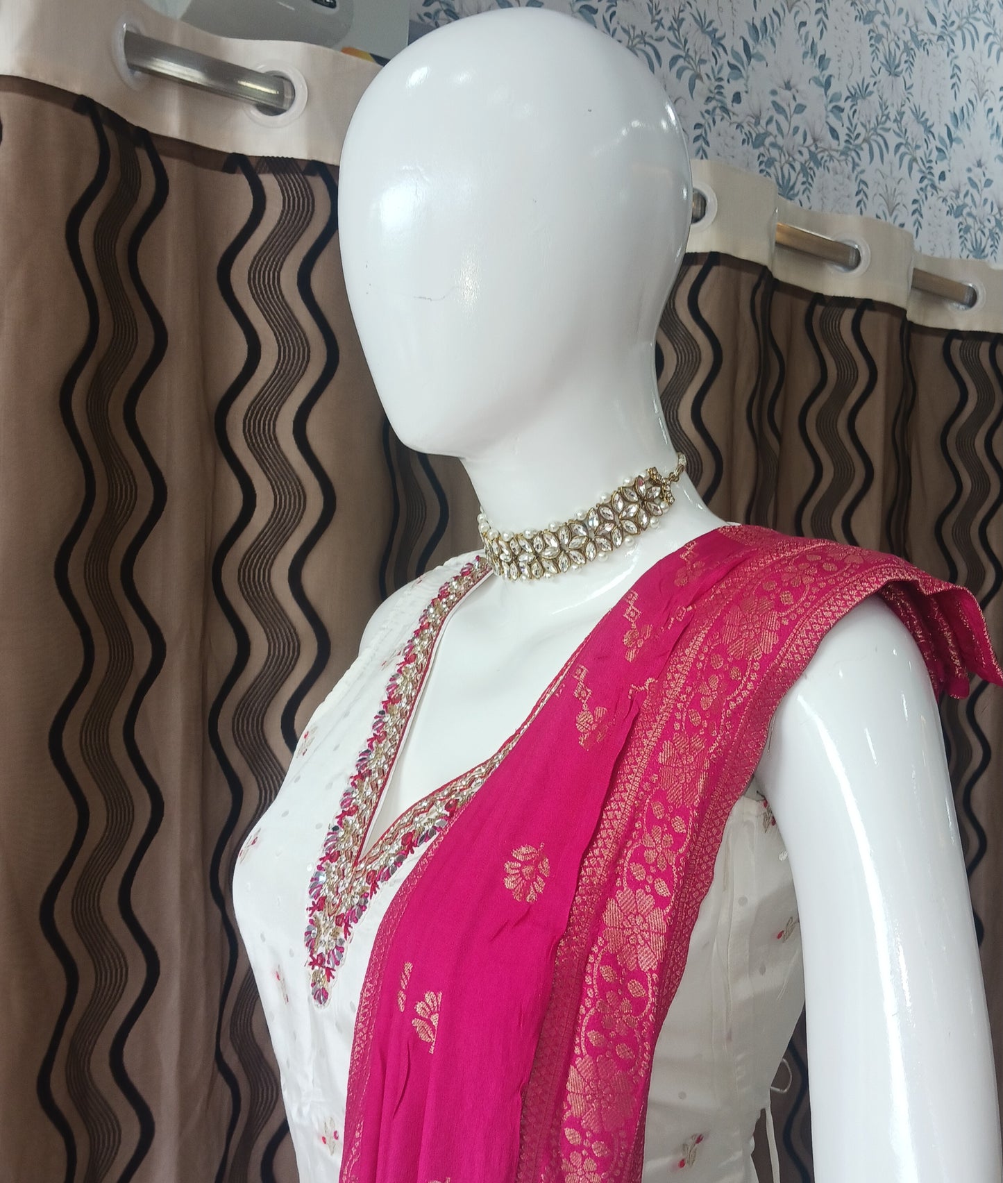 Straight Cut 3-Piece Suit with Dupatta and Detachable Sleeves