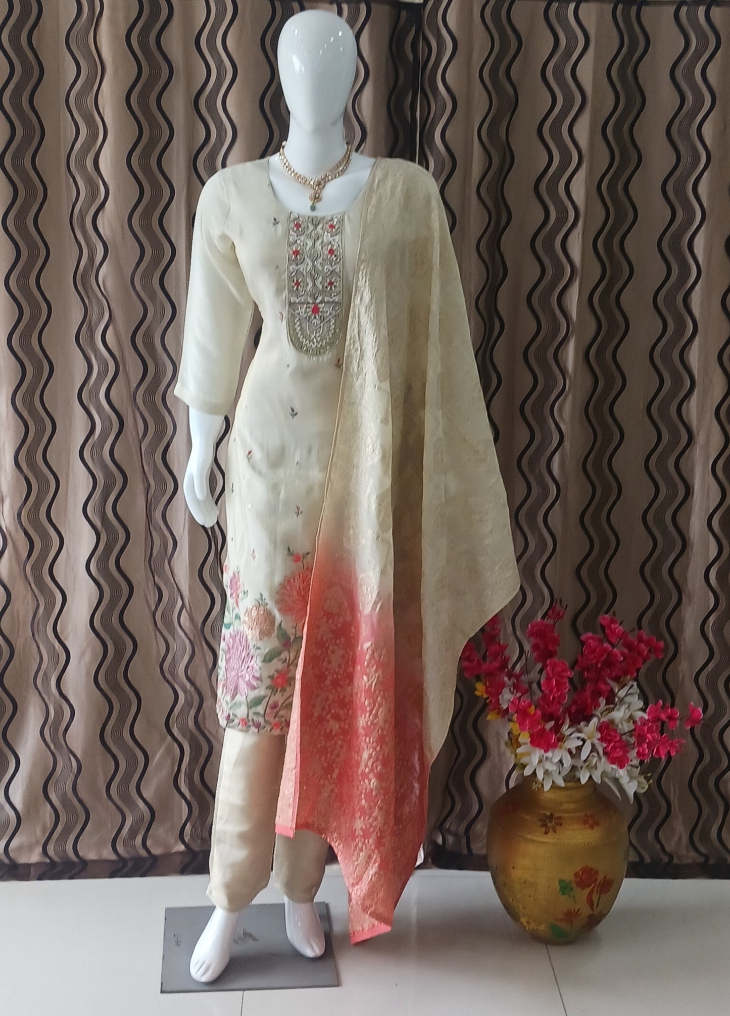 Straight Cut 3-Piece Suit with Dupatta and Sleeveless