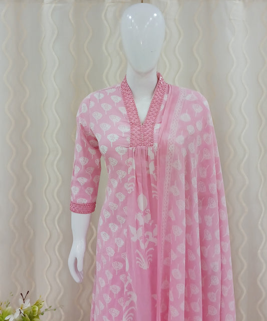 Anarkali Cut 3-Piece Suit with Dupatta and 3/4 Sleeves.