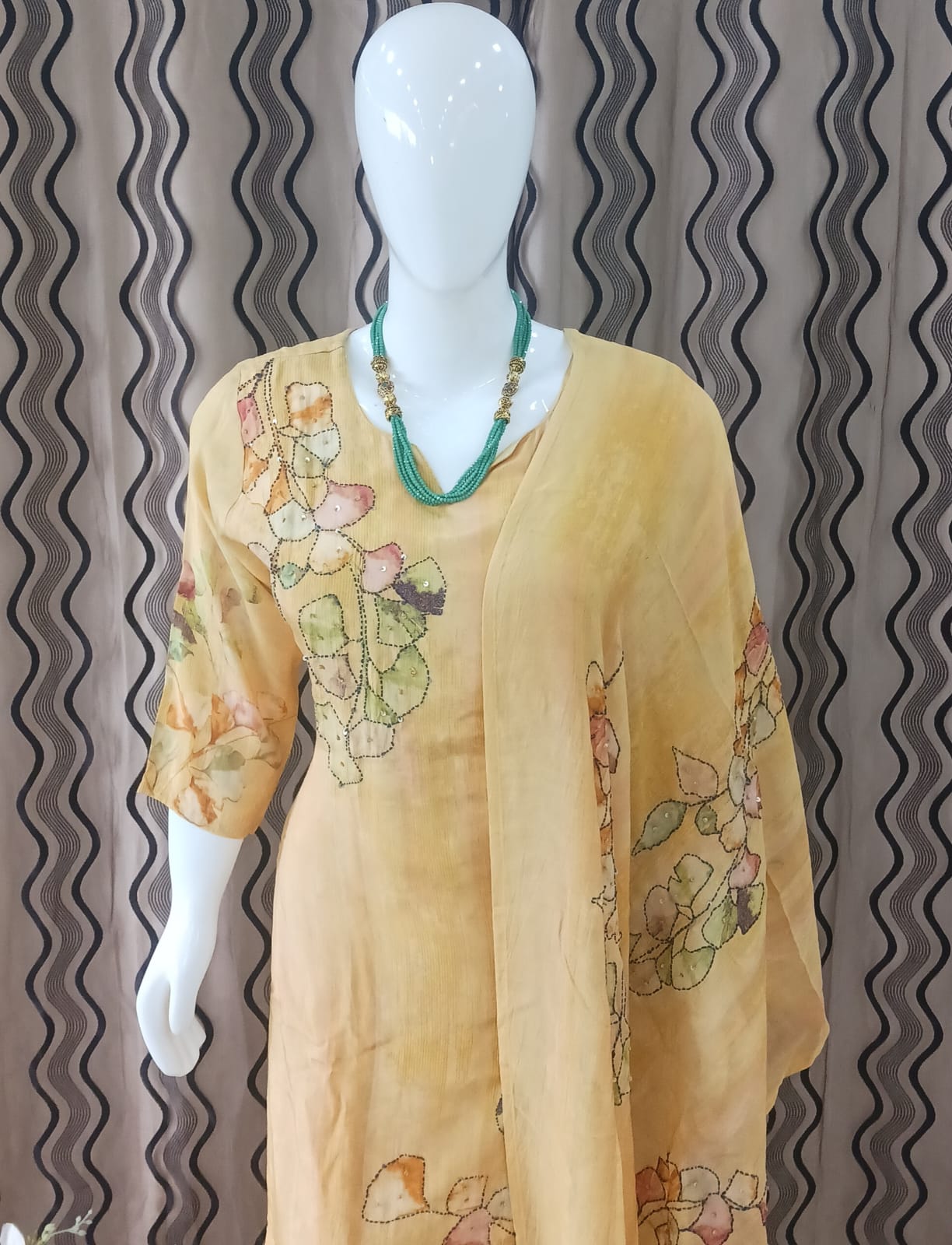 Straight Cut 3-piece suit Yellow silk blend with Lining